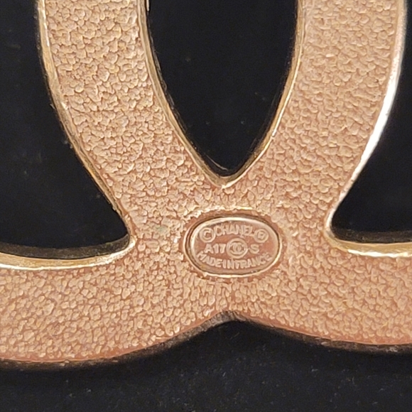 💥SOLD @ GET_YOUR_LUXE_ON💥CHANEL crystal earrings - Picture 11 of 14